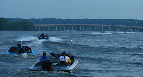 <p>
	Anglers launch on Day Three of the 2007 Sooner Run on Grand Lake. </p>
