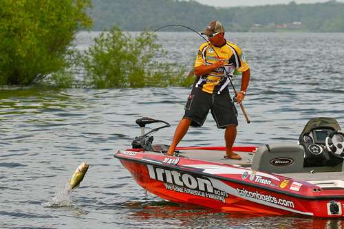 <p>
	<strong>JEFF KRIET, 2nd in 2007</strong></p>
<p>
	âItâs Katie-bar-the-door good. Itâs got all of the right stuff: big rocks, channel swings, deep water next to shallow and tons of bait. You can fish it shallow or fish it deep. Itâs like Guntersville. You can find them on a drop and work on them. And these fish arenât afraid to bite when itâs cold. You can catch 25 pounds a day and still not win.â</p>
<p>
	 </p>
<p>
	<strong>Best time to fish:</strong></p>
<p>
	âIn late February/late March itâs real good.â</p>
