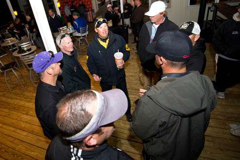 <p>
	Terry Scroggins talks with a group of anglers.</p>
