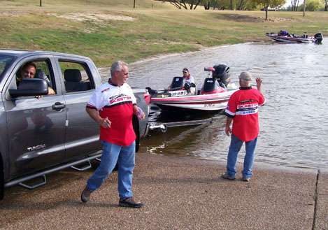 <p>
	Service crews check to see if the anglers had any equipment troubles on the water.</p>
