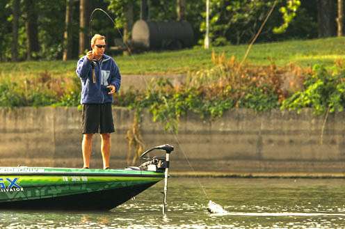 <p>
	<strong>AARON MARTENS, 9th in 2006</strong></p>
<p>
	âI think itâs a great lake. Itâs full of bass. Itâs usually not an issue getting a limit there. You can use multiple patterns -- 30 feet then 20 minutes later in 5 feet. Itâs a neat lake. I wish weâd go back there more often.â</p>
<p>
	 </p>
<p>
	<strong>Best time to fish:</strong></p>
<p>
	âIâd say it is probably good all the time. If I had to pick one time, summer or fall. Itâd be kind of cold in the winter.â</p>

