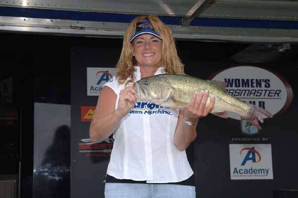 <p>
	<strong>#10 - Janet Parker</strong></p>
<p>
	With one Central Open remaining in the 2011 season, Janet Parker was in the catbird seat, sitting in second place in points and on the brink of becoming the first woman to fish the Bassmaster Elite Series. Then it all came crashing down with a 100th-place finish in the season finale. Which was the "real" Janet Parker â the one who posted two solid finishes or the one who faltered at the finish line? Stay tuned to find out.</p>
