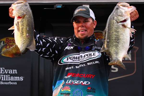 <p>
	<strong>1st place: Chris Lane</strong></p>
<p>
	Chris Lane claimed his third B.A.S.S. victory with 72 pounds, 11 ounces, a margin over 14 pounds greater than second place. He was focused on bass staging to spawn around lily pads, catching fish on the drop outside of the pads and up in the pads themselves.</p>
