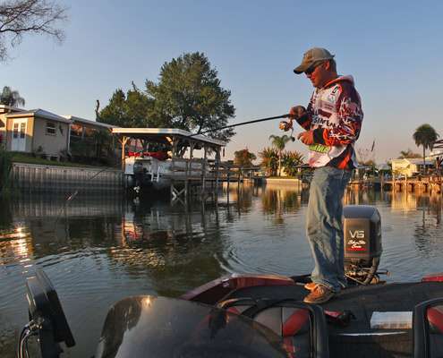 <p>
	Carson Rejzer, who fished as a non-boater all week with only one fish to bring to the scales, doubled his keeper total as he sets the hook late on Friday.</p>
