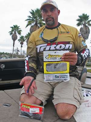<p>
	<strong>10th place: Robert Grosso</strong></p>
<p>
	Robert Grosso landed in 10th after catching 41 pounds, 13 ounces on the Harris Chain using a black/blue flake Jethro Baits Waldo, a soft plastic stickbait, and a black Zoom Fluke both rigged on a 1/4-ounce Jethro tungsten weight. Grosso flipped buggy whips, essentially alternating between the two baits, although he did note his biggest, a 7-pounder, came on the Waldo.</p>

