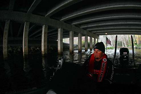 <p>
	Lane idles under a bridge on the way to his first fishing location.</p>
