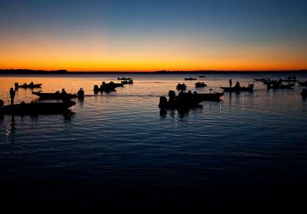 <p>
	Anglers fill the waters of Harris Chain of Lakes.</p>
