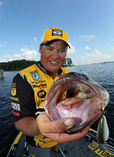 <p>Terry Scroggins' knack for catching plus-size bass has earned him five B.A.S.S. wins and more than $1.5 million in prize money. He's won in every season, but fall holds a special place for the "Big Show." It's a time when the bass are gnaged up and feeding, and he takes advantage of this by sticking to shad imitators. Here's are Terry Scroggins' 5 favorie baits to throw in the fall.</p>
