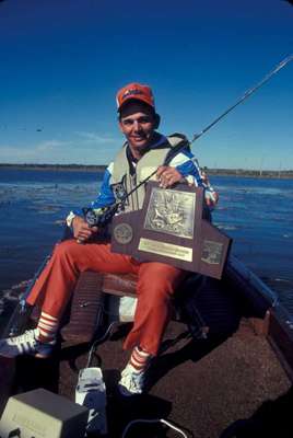<p>
	In 1978 on Ross Barnett Reservoir in Mississippi, Bobby Murray became the second angler to win two Classic championships, tying him with Rick Clunn. What few remember is that Clunn finished second in '78, nearly taking his third title in a row. Murray used a specially designed spoon/spinner combo for most of his bass, but those socks had to help, too.</p>
