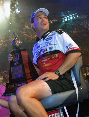 <p>
	Jay Yelas set a record in winning the 2002 Classic on Lay Lake that may never be equalled. On each of the three competition days he caught the biggest bass weighed in. The lunkers paved the way to his victory.</p>

