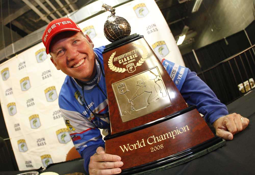 <p>
	Alton Jones used a jig, a jigging spoon and side-imaging technology to find Lake Hartwell's bass and make them bite at the 2008 Classic. After the win, he was invited to visit President George W. Bush at the White House.</p>
