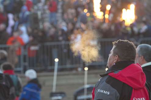 <p>
	It was brisk morning with frost on the boats.</p>
