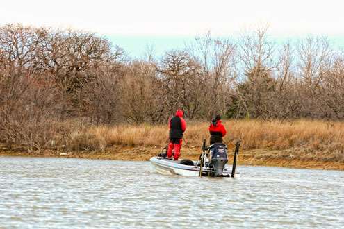 <p>
	Tournament leader Bradley Hallman started the final day of fishing in the back of a protected pocket, just off the main lake. </p>
