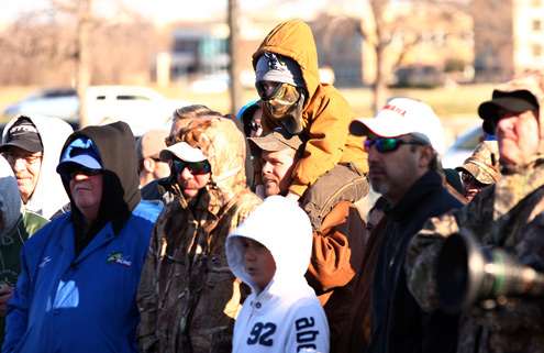 Despite the cold weather, a good crowd gathered in Lewisville, Texas, for the Day Three weigh-in.
