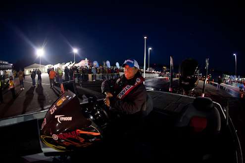 <p> 	Day One leader Keith Poche backs down the ramp.</p> 