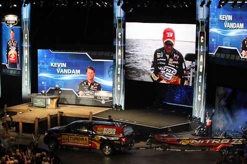 <p>
	Kevin VanDam gets introduced to the weigh-in crowd on Sunday.</p>
