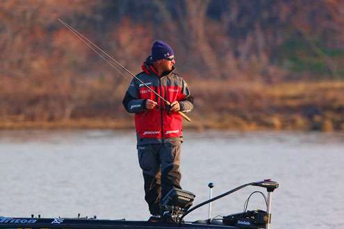 <p>
	Jeff Kriet was fishing in a crowd and takes a look around for a less crowded fishing spot. </p>

