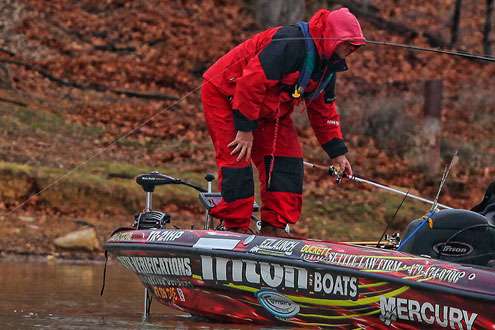 <p>
	Aaron Beshears was trying a variety of baits to entice the finicky bass in Lewisville Lake to bite. </p>
