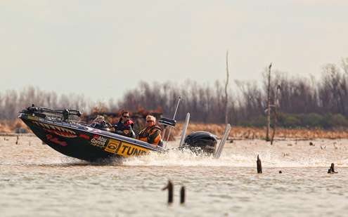 Mike Iaconelli shuts his engine down as he enters a stump field.
