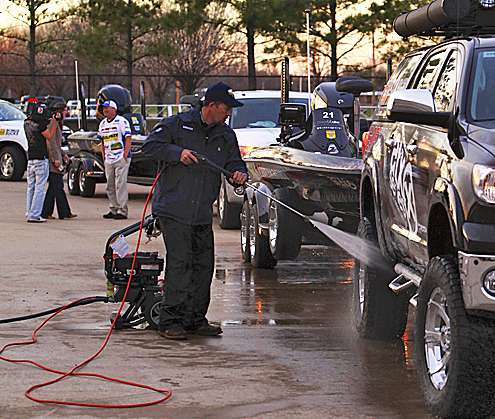 B.A.S.S. staff wash all the trucks and boats before they enter the arena.

