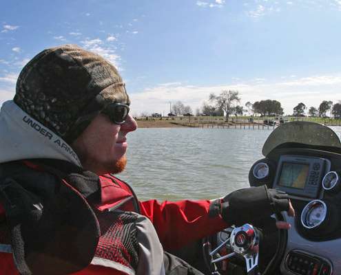 <p>
	Josh Bertrand heads back to the dock for the weigh-in.</p>
