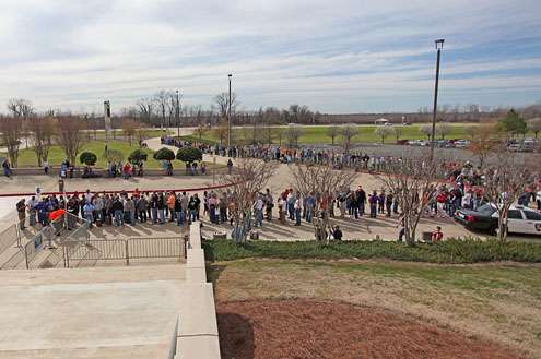 <p>
	People started lining up at 2 p.m. CT but they didnât open the doors until 3 p.m.</p>

