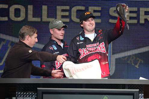 <p>
	Mook Miller and Kyle Billingsley led off for Arkansas and, with one big fish, took the lead.</p>
