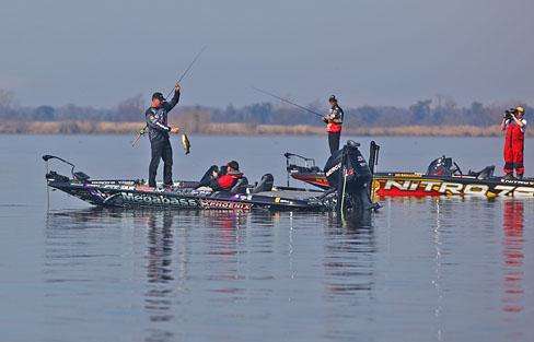 <p>
	Aaron Martens puts a little pressure on KVD at Lake Cataouatche.</p>
