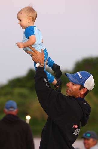 <p>
	 </p>
<p>
	Michael Iaconelli plays with his son, Vegas, before the take off Saturday.</p>

