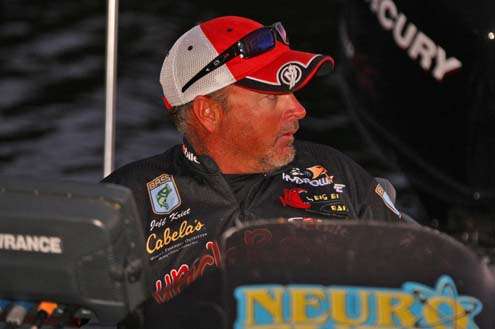 <p>
	Jeff Kriet watches and waits for the start of the final day.</p>
