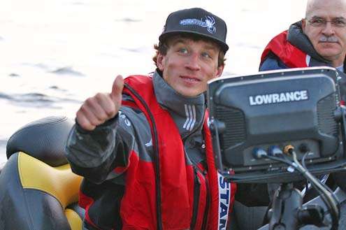 <p>
	Fletcher Shryock gives a thumbs up to as he enters his first Elite Series take-off.</p>
