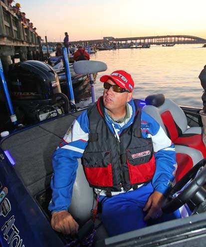<p> 	 </p> <p> 	Alton Jones sits in the lead boat waiting to take off.</p> 