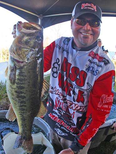 <p>
	The largest bass caught on Day One was this 10-pound, 9-ounce giant captured by Greg Hackney.</p>
