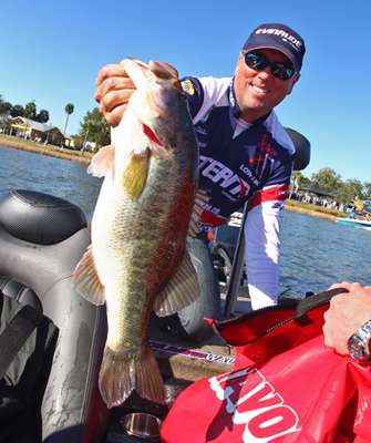 <p>
	With the 2012 Elite Series opening with a swing through the Sunshine State, David Walker shares four baits you wonât want to go without when fishing in Florida. His biggest piece of advice: keep your selection simple and focus more on location. âThe biggest key in Florida is depth,â Walker said. âSince you are fishing shallow, natural lakes, the bank has just a minimal drop, which is different from what people are used to on reservoirs. When you come to Florida, you are going to fish shallow and you are going to fish grass. You need to bring lures that are conducive to those conditions.â</p>
