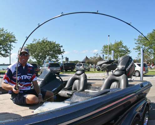 <p>
	Heavy cover requires heavy gear, and Walker encourages beefing up your tackle selection when tackling Florida matted grass. He takes the Punch Crawz and rigs that on a 5/0 hook and 65-pound braided line. âUse as big a hook as the bait will allow you to and you want a heavy wire hook because you never know when you will get into a short-line match with a 10-pounder.</p>
