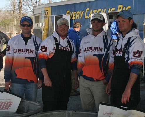 <p>
	From left to right: Auburnâs Matt Lee, Jason Mitja, Jordan Lee and Shane Powell waiting at the tanks.</p>
