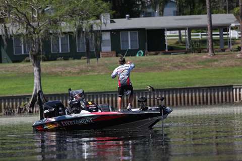 <p>
	... and he manages to hang on and bring the beauty into the boat.</p>
