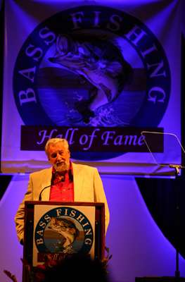 <p>
	Glen Lau addresses the Hall of Fame crowd and asks them to figure out a way to get the youth more involved with fishing.</p>
