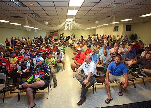 Anglers and Marshals sat together as the pairing process for Day One began.
