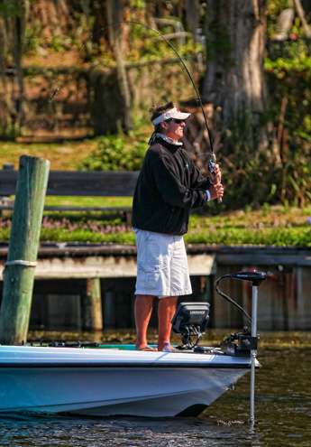 <p> 	Bernie Schultz moved away from some of the crowded spawning areas to fish a stretch of boat docks.</p> 