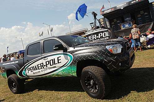 <p>
	Pristine Florida weather greeted the crowd that assembled for the Day Three weigh-in of the Power-Pole Slam at Lake Okeechobee.</p>

