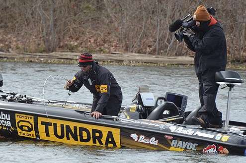 <p>
	Michael Iaconelli wrestles a good keeper to the boat.</p>
