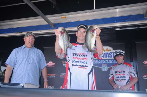 <p>Ethan Eubanks of Tennessee weighed in 11-12 in the juniors competition.</p>
