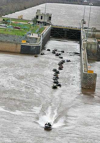 <p>
	The lock opens and the anglers race into Pool 4.</p>
