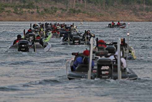 <p>
	 </p>
<p>
	The final 12 anglers head out for the final day of fishing.</p>
