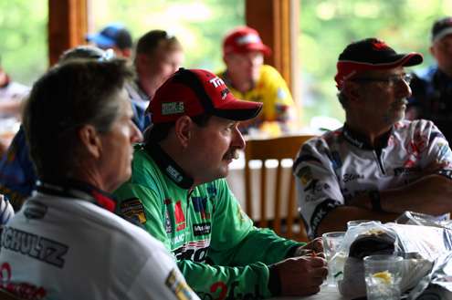 <p>
	Anglers begin to gather for a briefing on the eve of the 2012 TroKar Quest on Bull Shoals Lake. </p>
