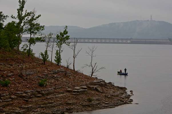 <p>
	Unlike Day One on Bull Shoals, Day Two began with rain, strong winds, and cooler temperatures. </p>
