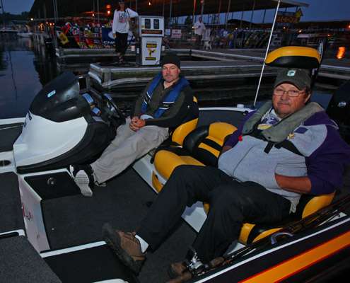 <p>
	James Kiser and his non-boater Mike Williams wait quietly for Day Three of the Bass Pro Shops Bassmaster Central Open to get started.</p>
