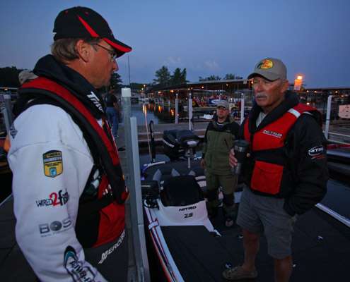 <p>
	Gary Klein and Tommy Martin talk before the final day on Table Rock Lake.</p>
