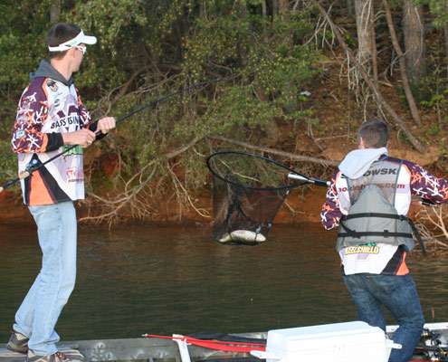 <p>
	Sadowski successfully nets the largemouth for the teamâs second keeper of the morning.</p>
